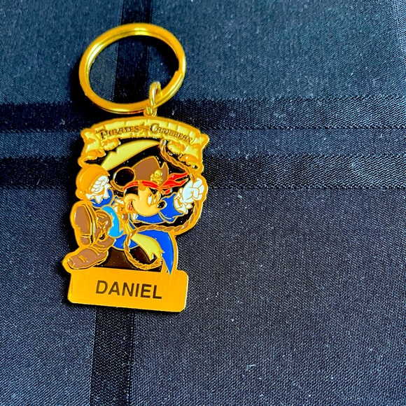 Disney Metal Key Chain Pirates of the Caribbean, Daniel - Picture 1 of 2